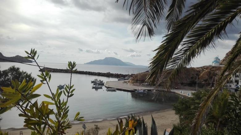 Arkasa Karpathos Seafront Paradisos Foinikion ภายนอก รูปภาพ