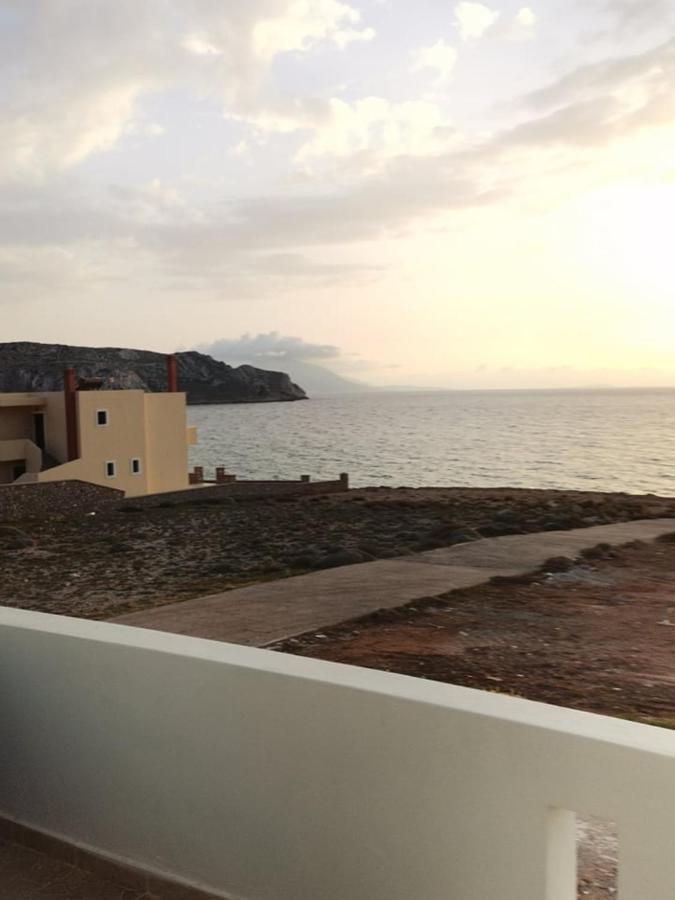 Arkasa Karpathos Seafront Paradisos Foinikion ภายนอก รูปภาพ